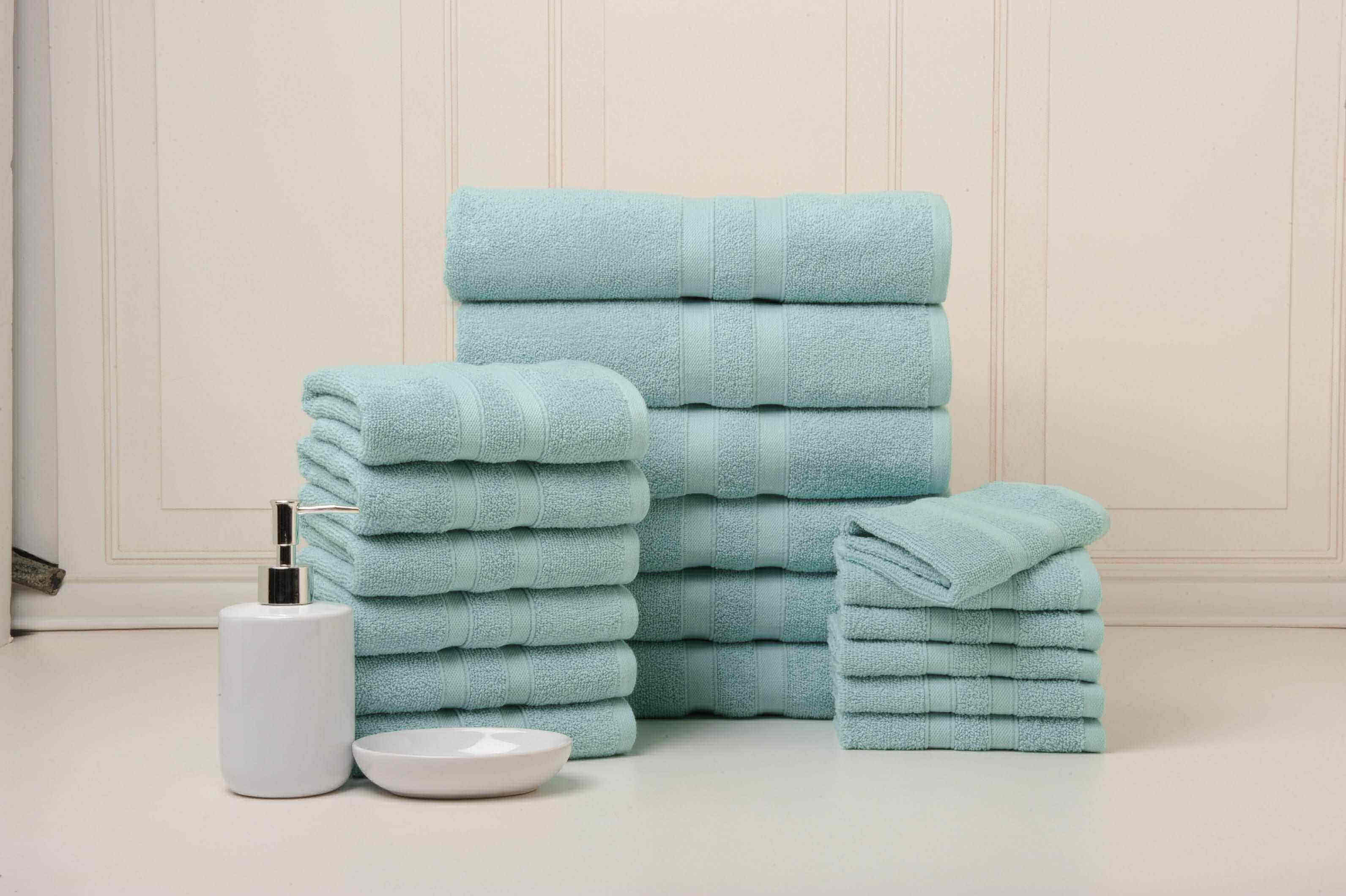 Solid Aqua Colour of 18 Piece Egyptian Cotton Towel Set Solid Aqua Colour of 18 Piece Egyptian Cotton Towel Set