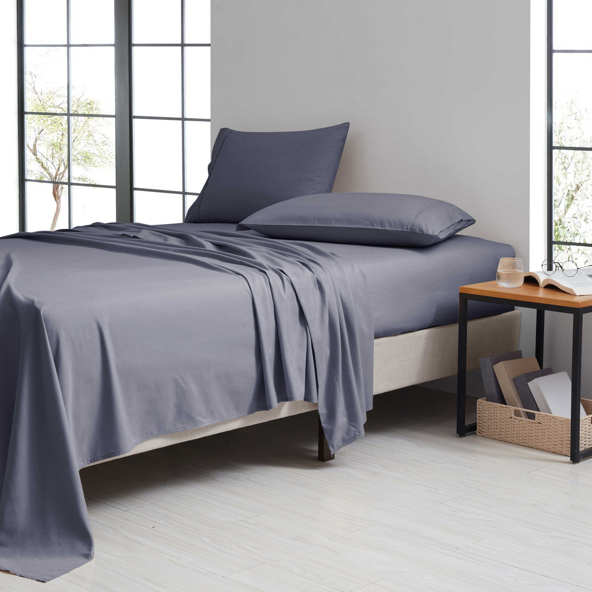 Bamboo 1800 Thread Count 4 Piece Luxury Solid Sheet Set.