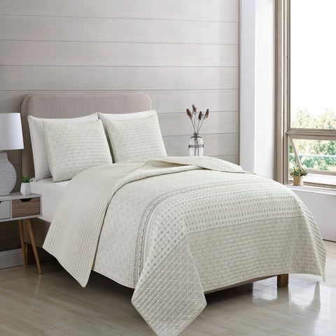 Patina Vie Maison Vintage Floral Printed Quilt Set with Shams