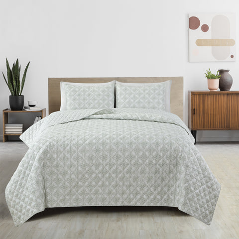 Patina Vie Maison Vintage Floral Printed Quilt Set with Shams