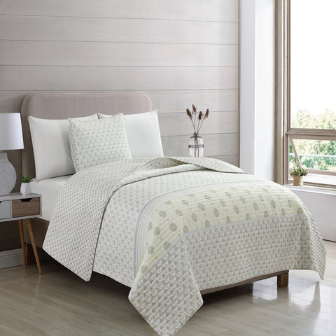 Patina Vie Maison Vintage Floral Printed Quilt Set with Shams