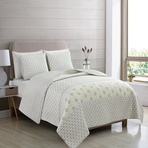 Patina Vie Maison Vintage Floral Printed Quilt Set with Shams