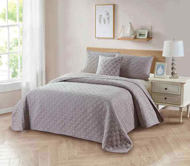 Bibb Home 4 Piece Solid Quilt Set with Cushion in silver color