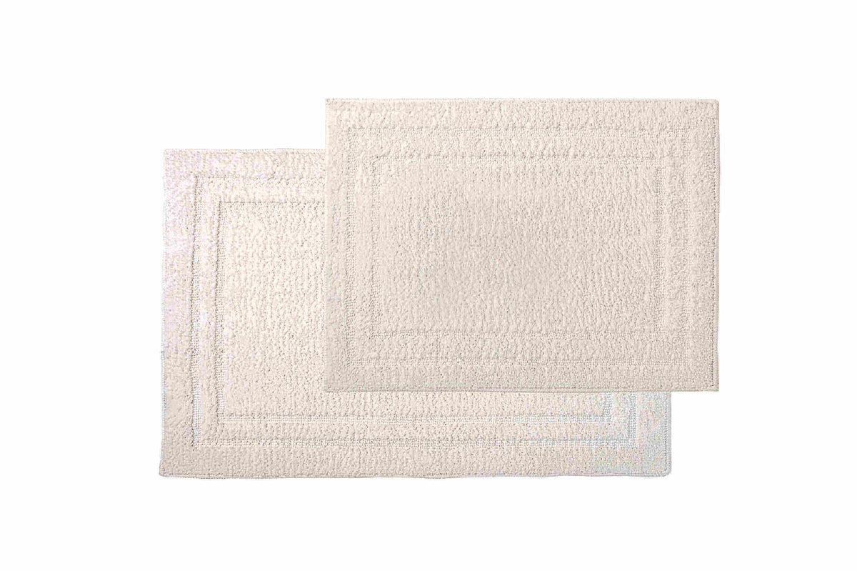 White Color of 2 Piece Microfiber Shag Bathmat Set